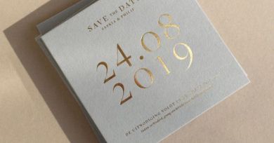 convite impresso a dourado